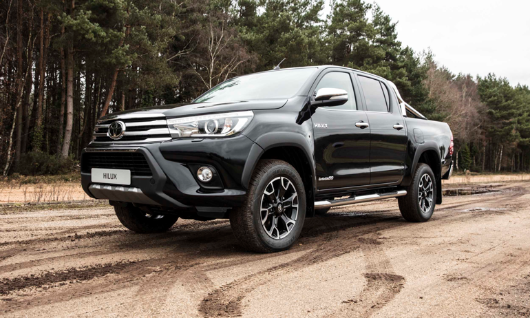 Toyota Hilux’den 50 yıla özel model