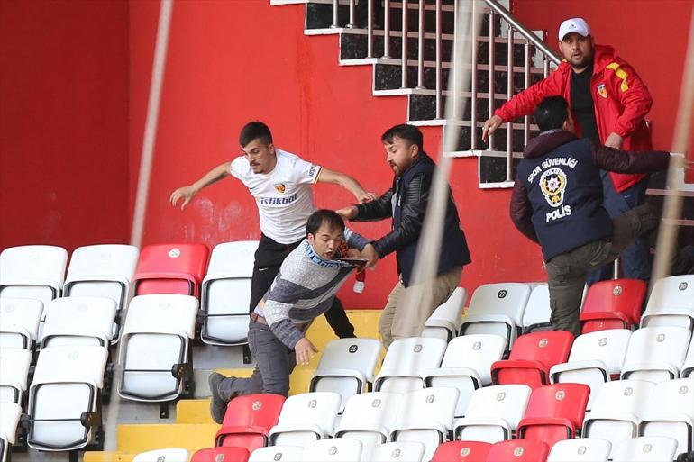 Antalya - Kayserispor maçında kavgayı polis ayırdı