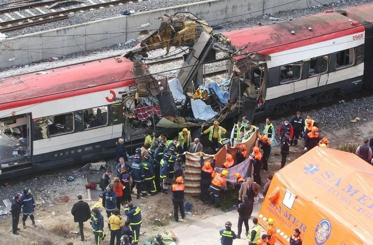 Treni kıl payı kaçırıp ölümden kurtulan futbolcu