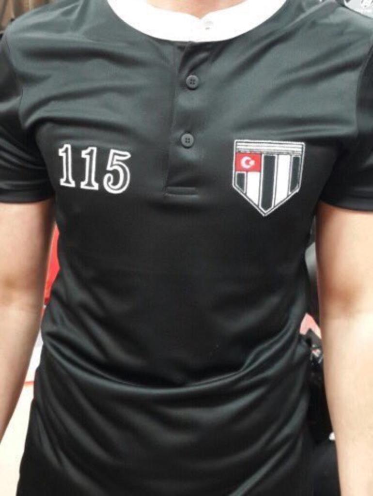 Beşiktaşın 115. yıl forması ortalığı karıştırdı