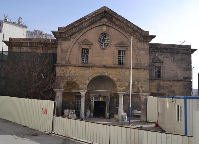 Tarihi kilise kütüphaneye dönüştürülüyor