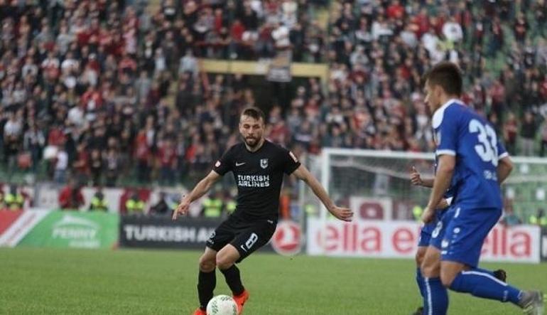 Elvis Saric kimdir Galatasaray ve Beşiktaş transferde karşı karşıya geldi