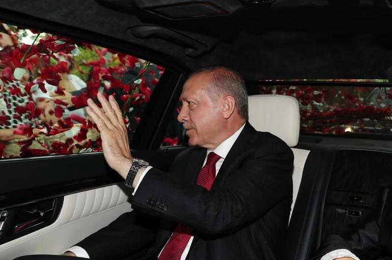 Cumhurbaşkanı Erdoğan TBMMde yemin ederek resmen göreve başladı