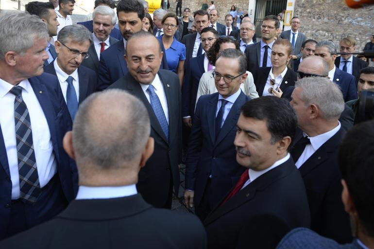 Mevlüt Çavuşoğlunun bilinmeyenleri: Ses berbat, bir şarkı söylesem herkes kaçar