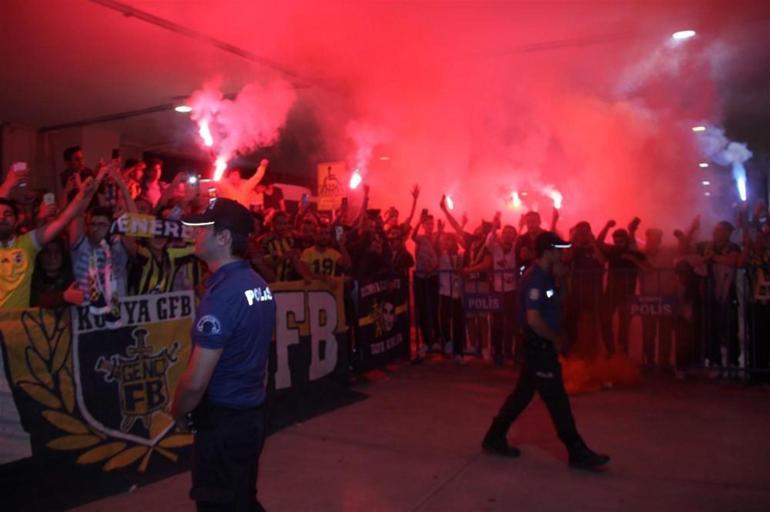 Fenerbahçeye Konyada coşkulu karşılama