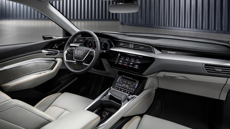 Audi e-tron menzili 400 kmye çıkardı