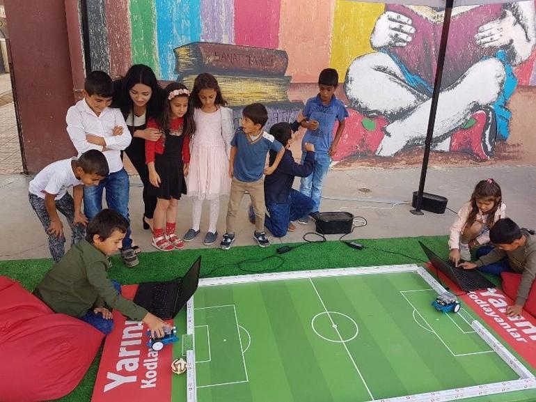 Türkiye’nin çocukları geleceğin dilini öğreniyor