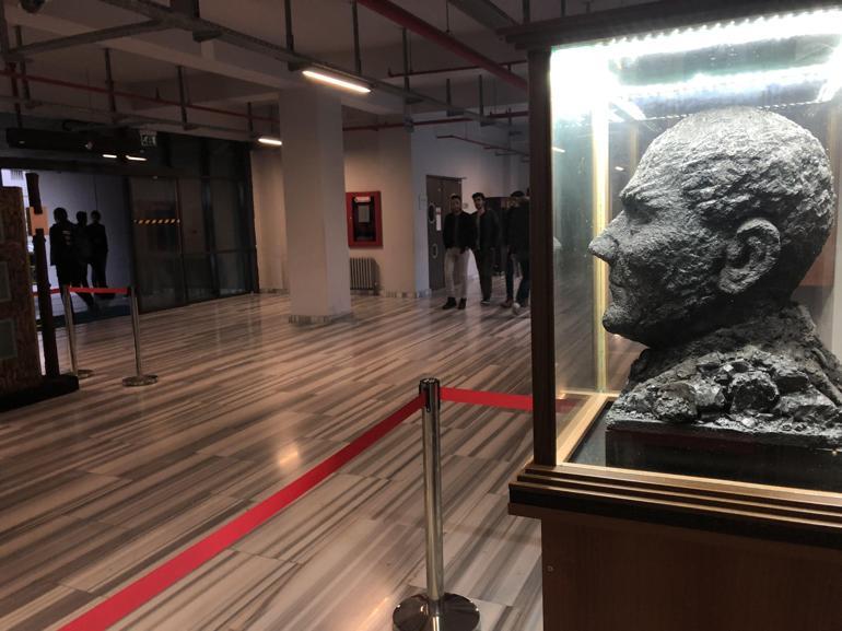 Kömürden Atatürk büstü korumaya alındı