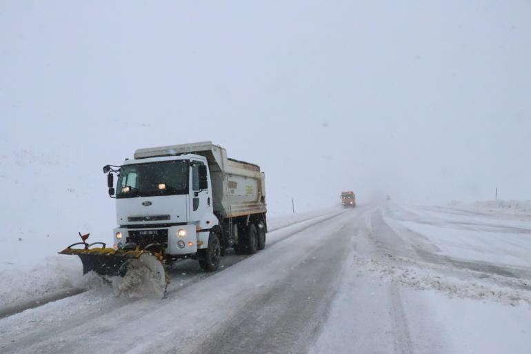 Doğu Anadoluda ulaşıma kar engeli