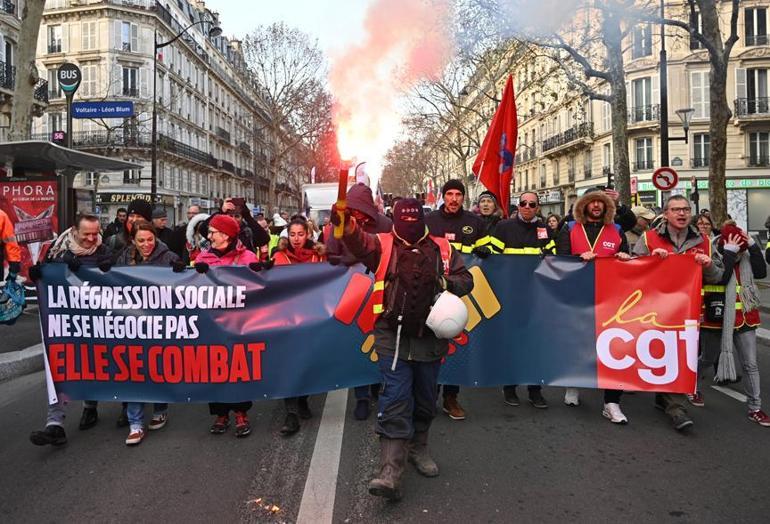 Fransada Macron ve hükümet karşıtı gösteri