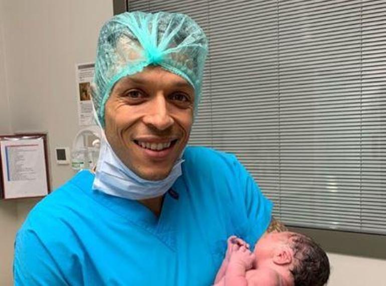 Adriano üçüncü kez baba oldu