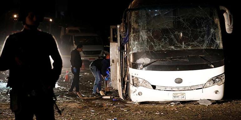 Mısırda turist otobüsüne bombalı saldırı