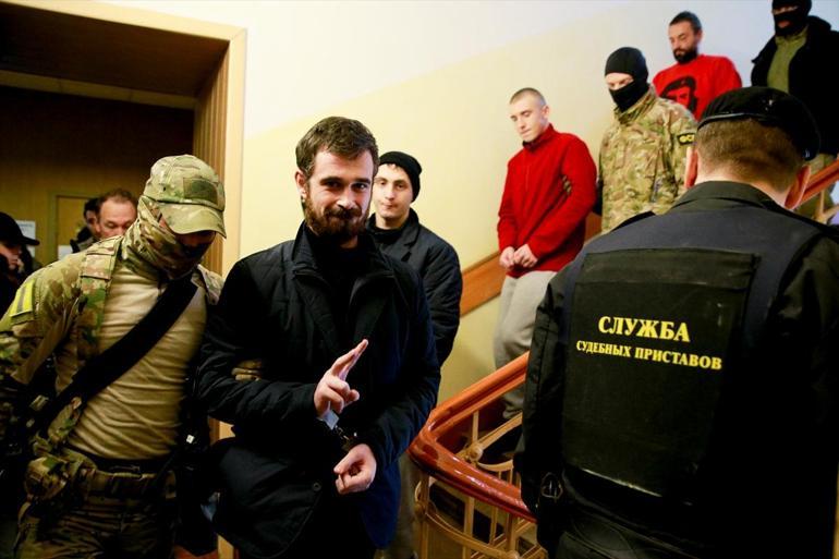 Rusya, 20 Ukrayna askerinin tutukluluk süresini uzattı