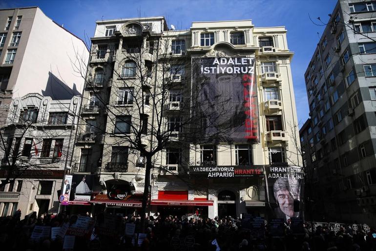 Hrant Dink, Agos gazetesi önünde anıldı