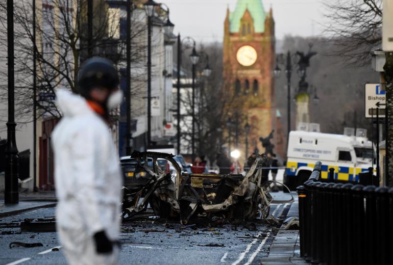 Kuzey İrlandadaki bombalı saldırıda Yeni IRA şüphesi