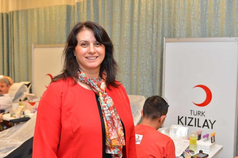 Cumhurbaşkanlığı çalışanları, Türk Kızılayının kan bağışı kampanyasına destek verdi