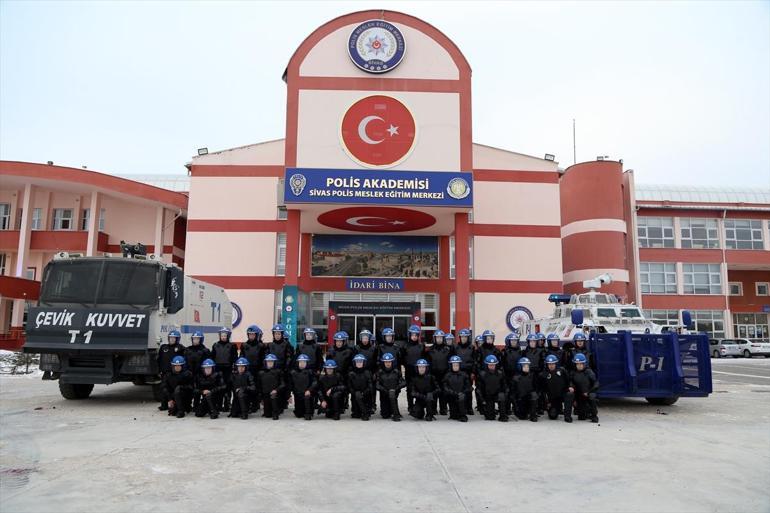Afgan polislerin Türkiyedeki zorlu eğitimi