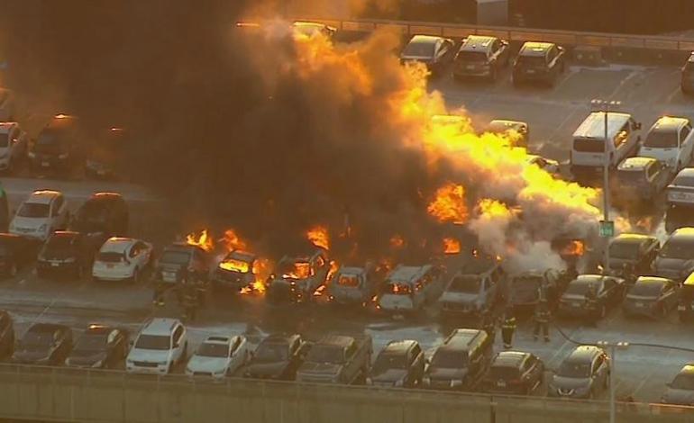 ABD’de havaalanı otoparkında yangın