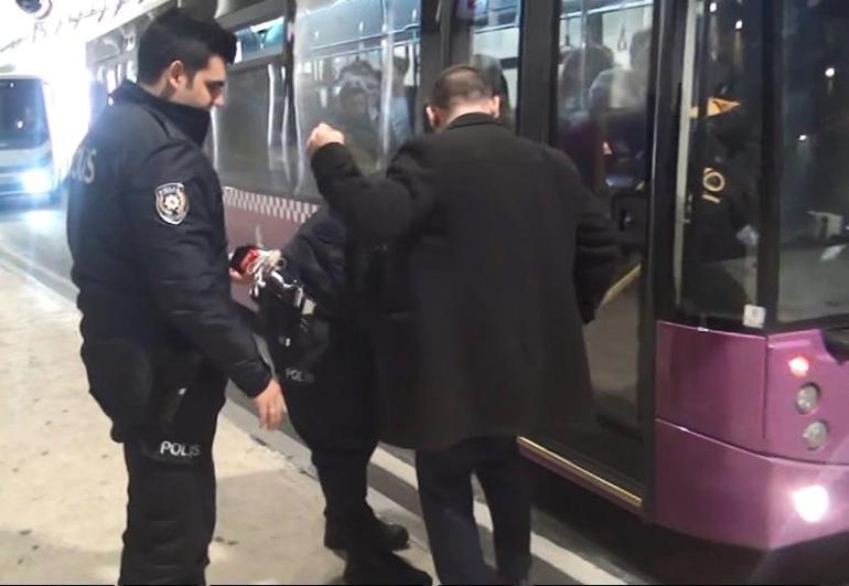 Taksim’de halk otobüsünde hırsız alarmı