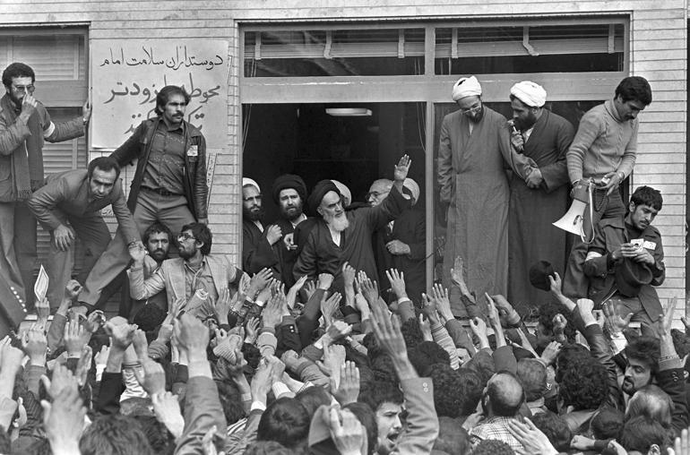 İran devrimin 40ıncı yılına yaptırımların gölgesinde giriyor