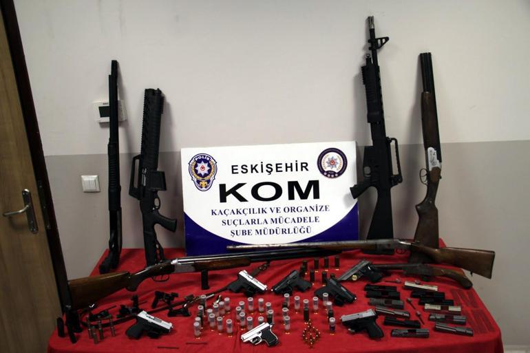 Eskişehirde kaçak silah operasyonu: 7 gözaltı