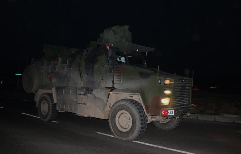 Suriye sınırına zırhlı araçla komando sevkiyatı