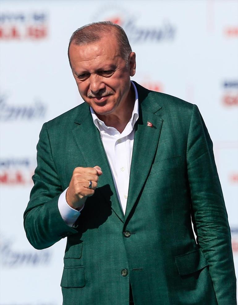 Cumhurbaşkanı Erdoğan İzmirde müjdeleri peş peşe sıraladı
