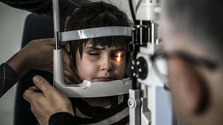 Suriyeli küçük Sidraya Türk hekimler ışık oldu