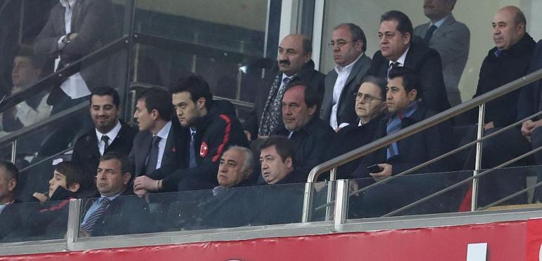 Cumhurbaşkanı Erdoğan Türkiye-Moldova maçını izledi