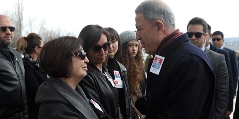 Bakan Akar, emekli Hava Korgeneral Özalp’in cenaze törenine katıldı
