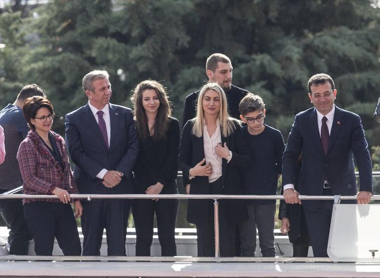 Ekrem İmamoğlu Anıtkabiri ziyaret etti