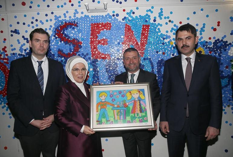 Emine Erdoğan Sen Durdurabilirsin-Dönüşüm Sergisinin resmi açılışını yaptı
