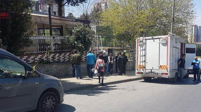 Küçükçekmecede 2 emekli polis çatıştı 1 ölü, 1 yaralı