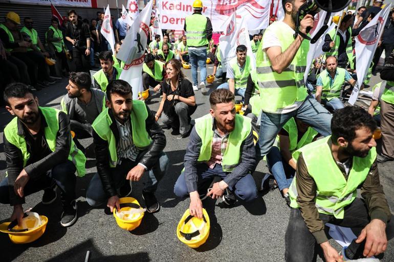 İşçiler 1 Mayıs kutlamaları için Bakırköyde miting alanına giriş yaptı