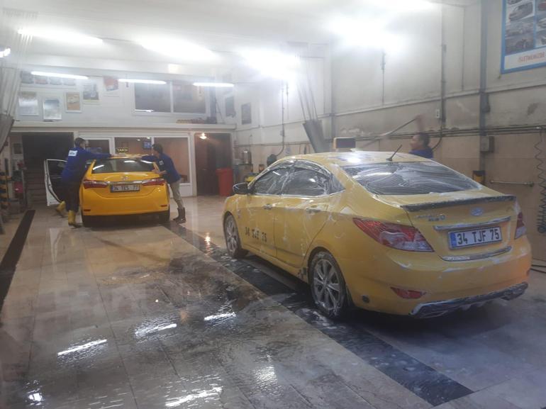 İstanbula gece çamur yağdı, sürücüler soluğu oto yıkamacılarda aldı