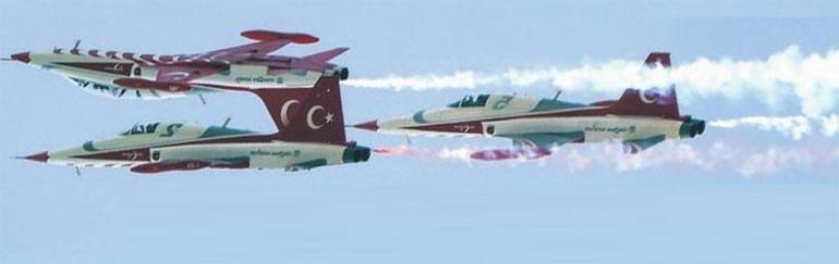 Türk pilot tarihi geçti: Dünyada ilk kez yapıldı