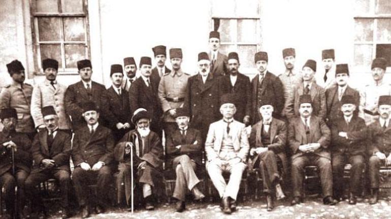 Samsuna doğru çıkan Mustafa Kemalden bağımsızlık vurgusu: Biz Anadolu’ya ideali ve imanı götürüyoruz