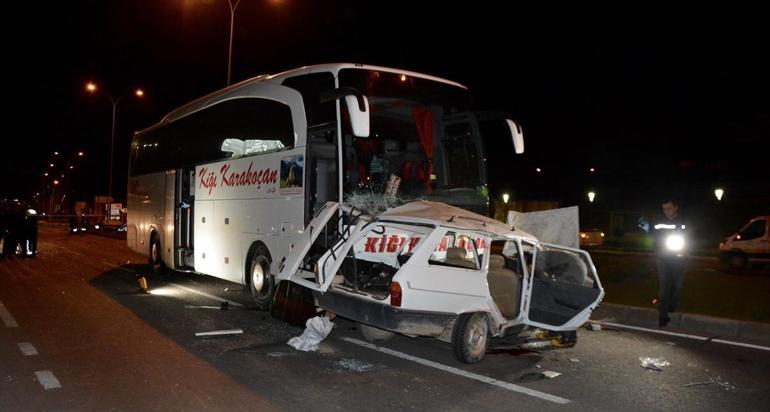 Kırşehirde otomobille otobüs çarpıştı: 3 ölü