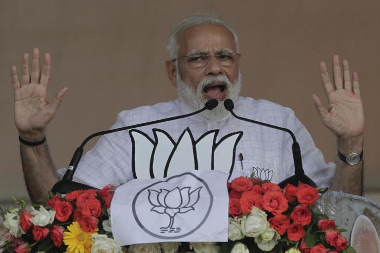 Dünyanın en büyük seçimi Hindistanda Başbakan Modi önde