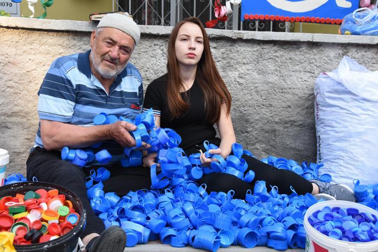 Yardımsever dede ve torunun sosyal medya hesabı çalındı