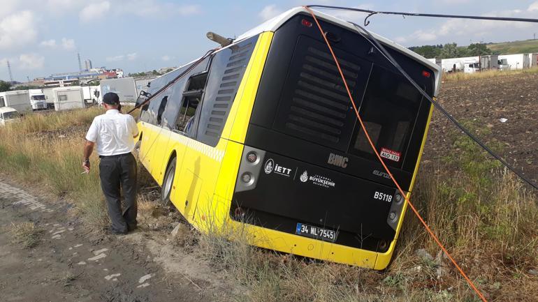 Arnavutköyde İETT otobüsü kaza yaptı