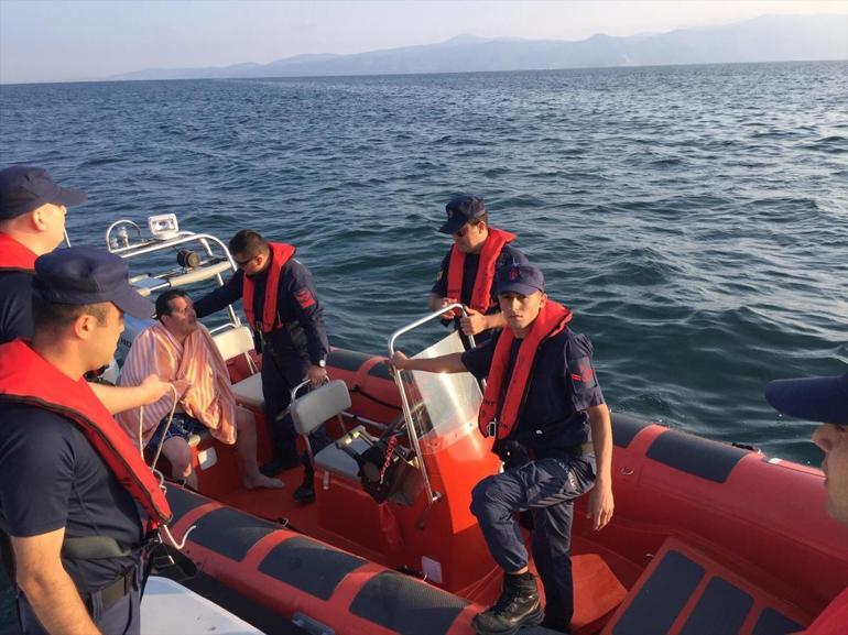 Gemlikte denizde bulunan kişinin kurtarılma görüntüleri paylaşıldı