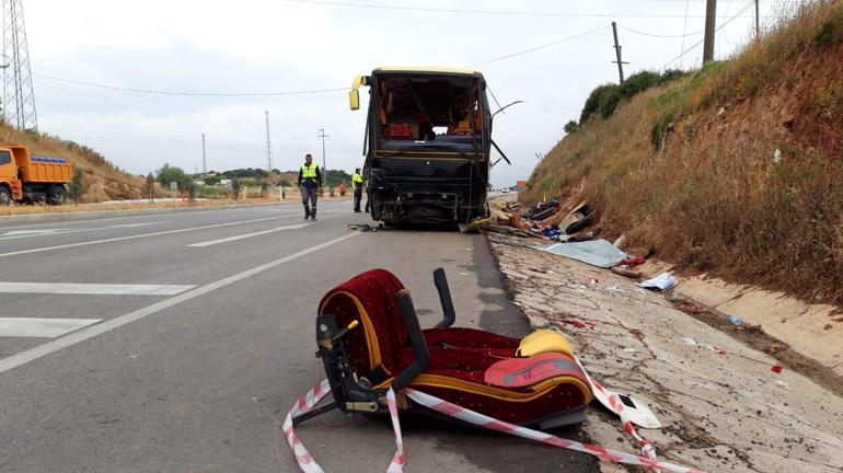 Bandırmada otobüs ve otomobil çarpıştı: 4 ölü 48 yaralı
