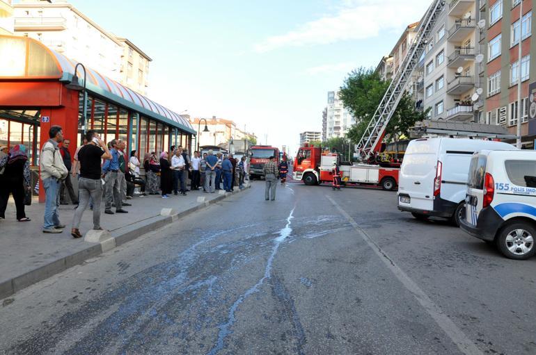 Ankara’da yangın 6 katlı binanın çatısı alev aldı