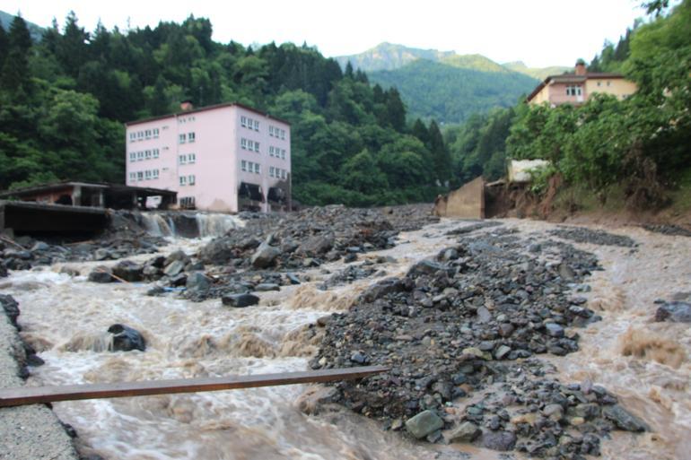 Trabzonda sel felaketi: 4 kişi hayatını kaybetti, 6 kişi aranıyor