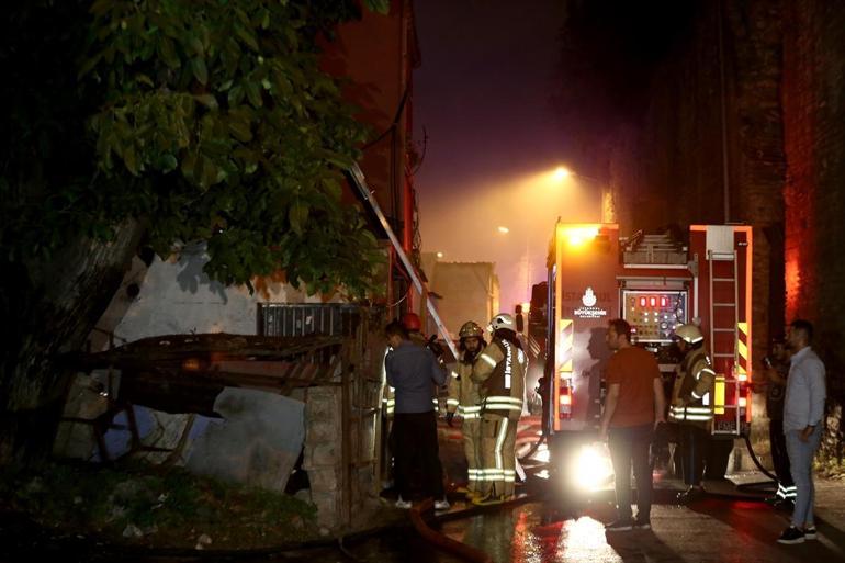 İstanbul Fatihte gecekondu yangını: 1 ölü, 1 yaralı