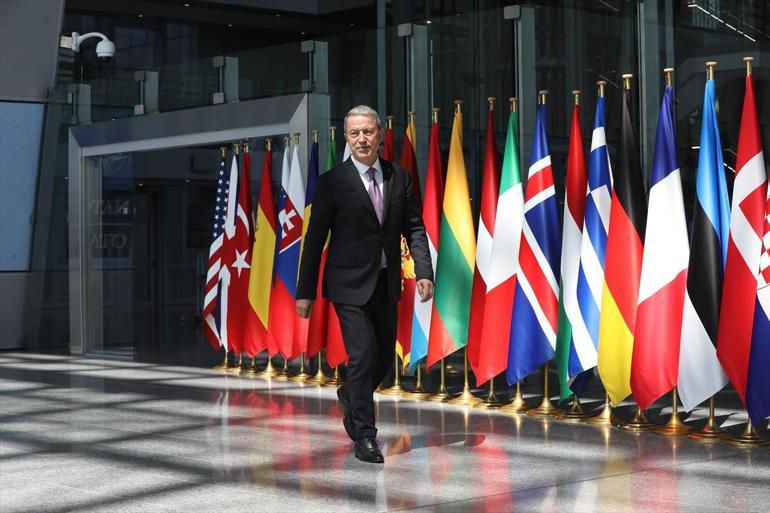 Bakan Akardan NATO Karargahında kritik görüşme