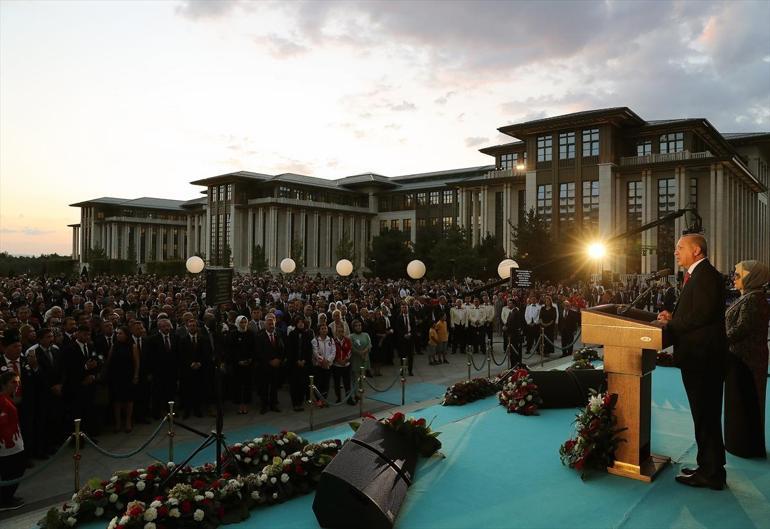 Cumhurbaşkanı Erdoğan: Teröristleri hallaç pamuğu gibi atıyoruz