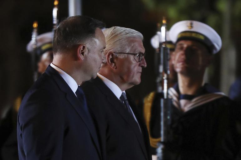 Almanya Cumhurbaşkanı Polonyada özür diledi