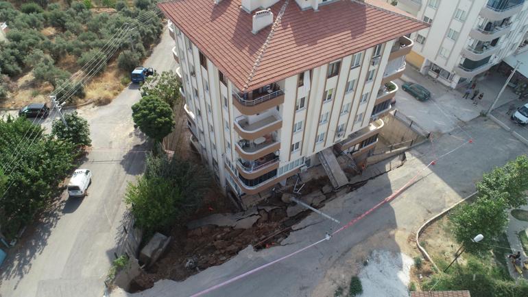 İstinat duvarı yıkılan apartman boşaltıldı